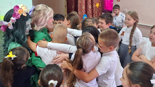 23 апреля в Черноморском Доме культуры прошла познавательно- игровая программа «Матушка земля»
